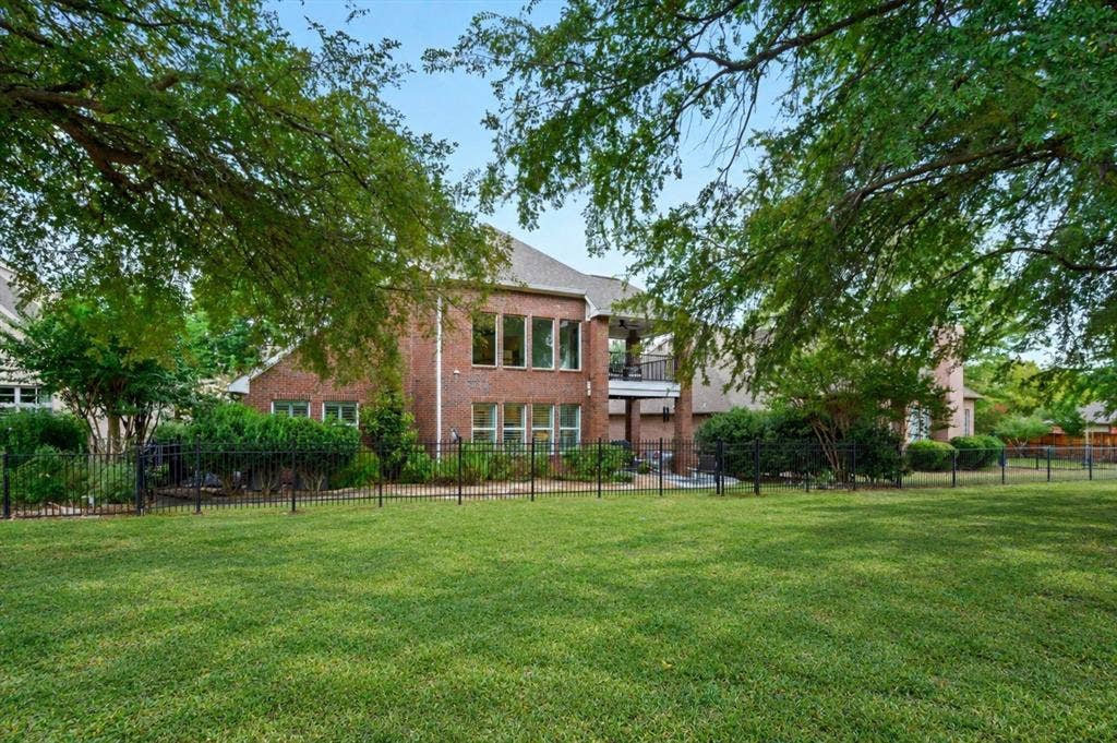 2005 Hillcrest Court, McKinney, TX 75072 2005 Hillcrest Court, McKinney, TX 75072