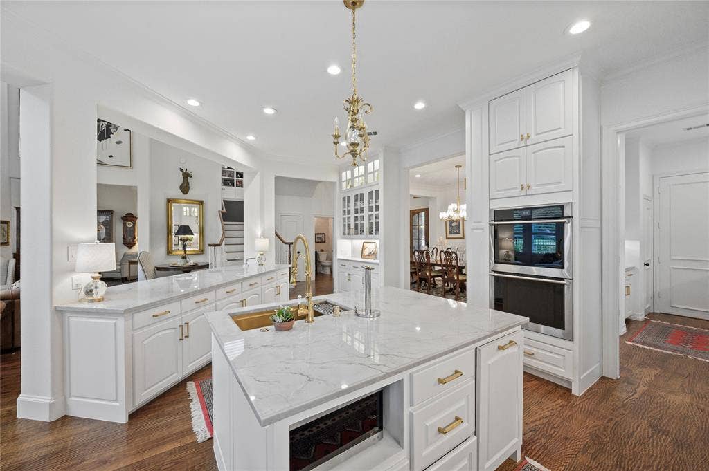 2005 Hillcrest Court, McKinney, TX 75072 2005 Hillcrest Court, McKinney, TX 75072