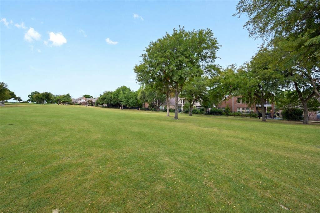 2005 Hillcrest Court, McKinney, TX 75072 2005 Hillcrest Court, McKinney, TX 75072