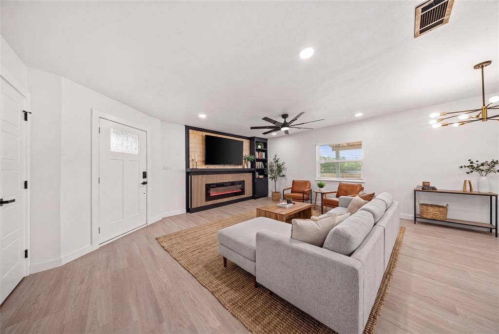 303 Saffron Circle, Mesquite, TX 75149 303 Saffron Circle, Mesquite, TX 75149