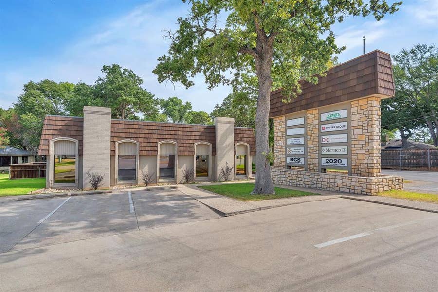 Property photo for 2020 W Northwest Highway, #116, Grapevine, TX