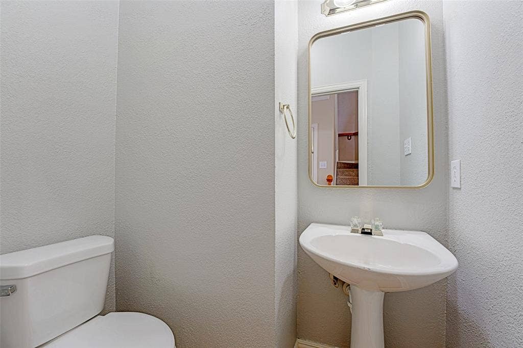 4101 Christopher Way, Plano, TX 75024 4101 Christopher Way, Plano, TX 75024