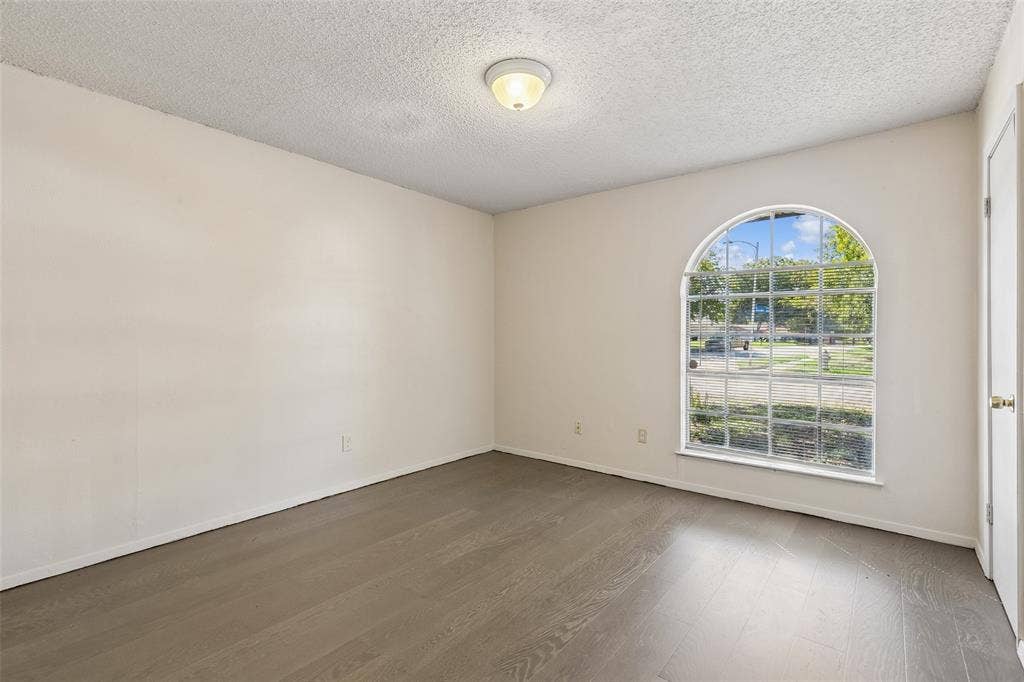 517 Sussex Drive, Arlington, TX 76014 517 Sussex Drive, Arlington, TX 76014