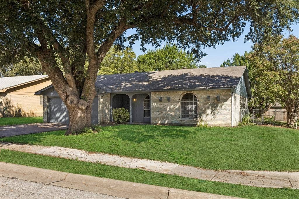 517 Sussex Drive, Arlington, TX 76014 517 Sussex Drive, Arlington, TX 76014