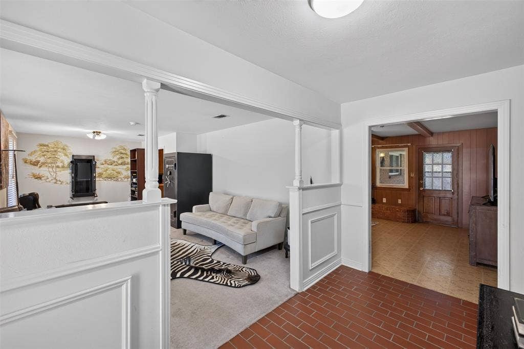 6109 Price Drive, North Richland Hills, TX 76180 6109 Price Drive, North Richland Hills, TX 76180