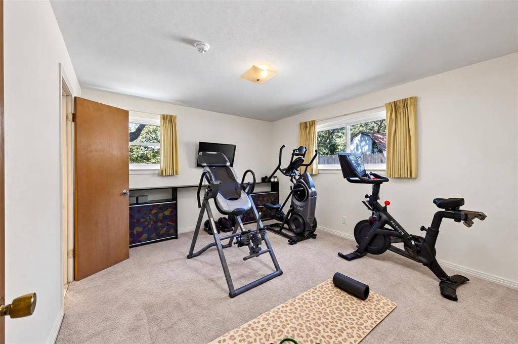 6109 Price Drive, North Richland Hills, TX 76180 6109 Price Drive, North Richland Hills, TX 76180
