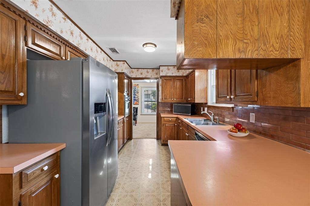 6109 Price Drive, North Richland Hills, TX 76180 6109 Price Drive, North Richland Hills, TX 76180