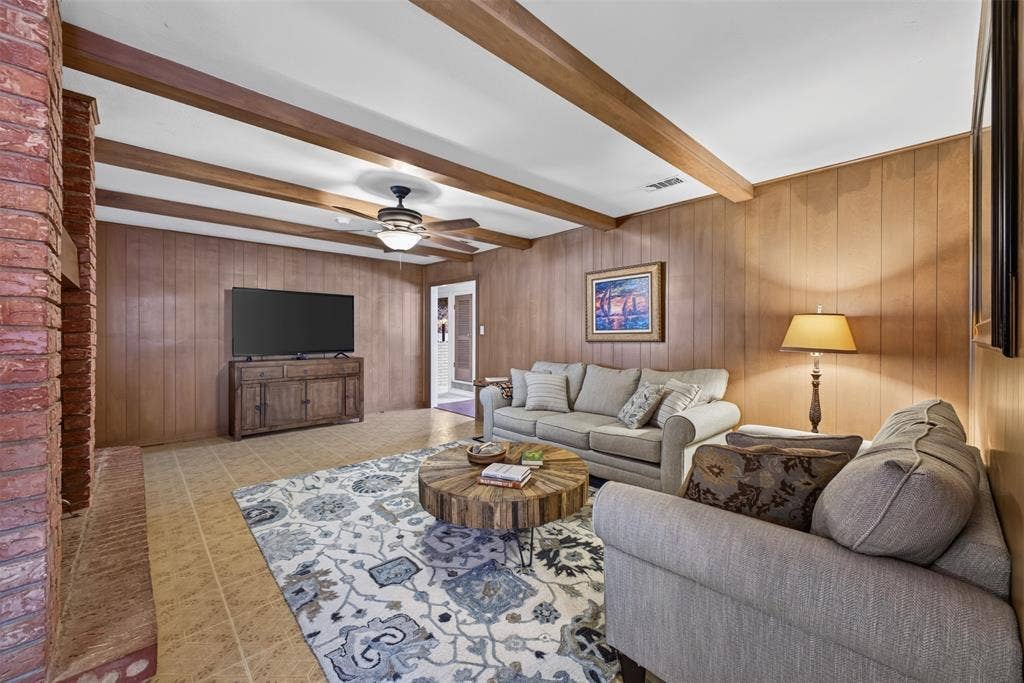 6109 Price Drive, North Richland Hills, TX 76180 6109 Price Drive, North Richland Hills, TX 76180