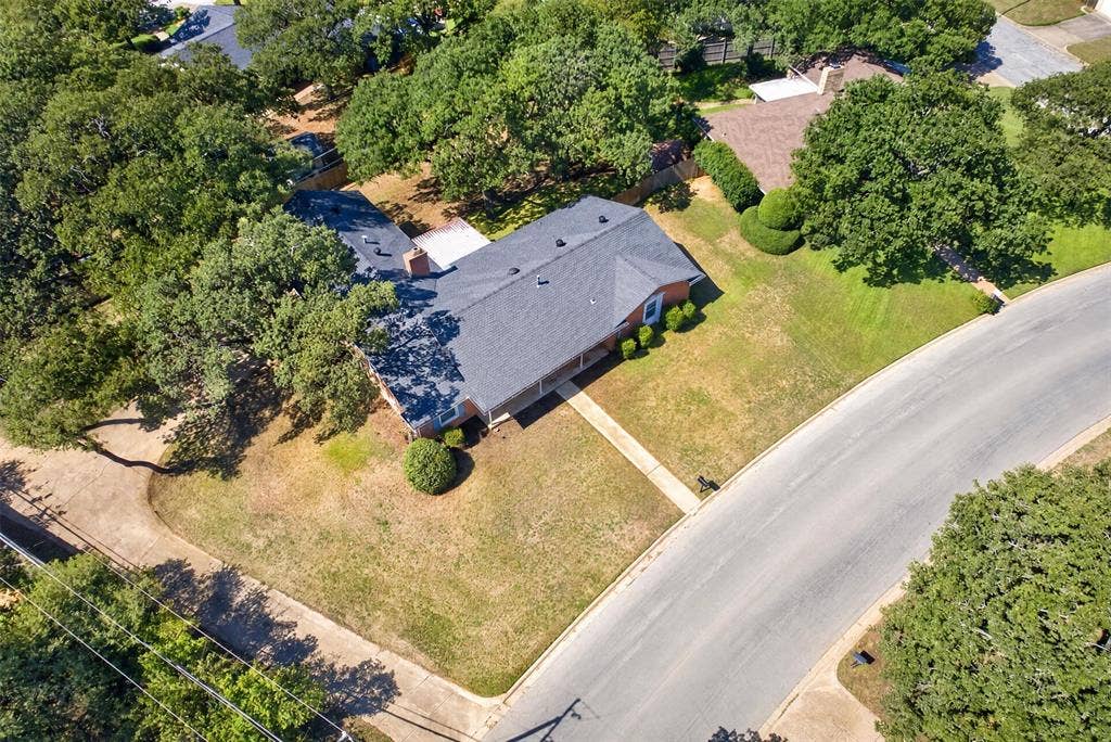 6109 Price Drive, North Richland Hills, TX 76180 6109 Price Drive, North Richland Hills, TX 76180