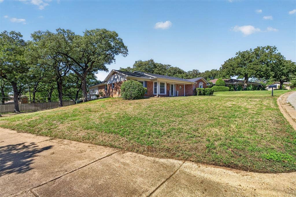 6109 Price Drive, North Richland Hills, TX 76180 6109 Price Drive, North Richland Hills, TX 76180