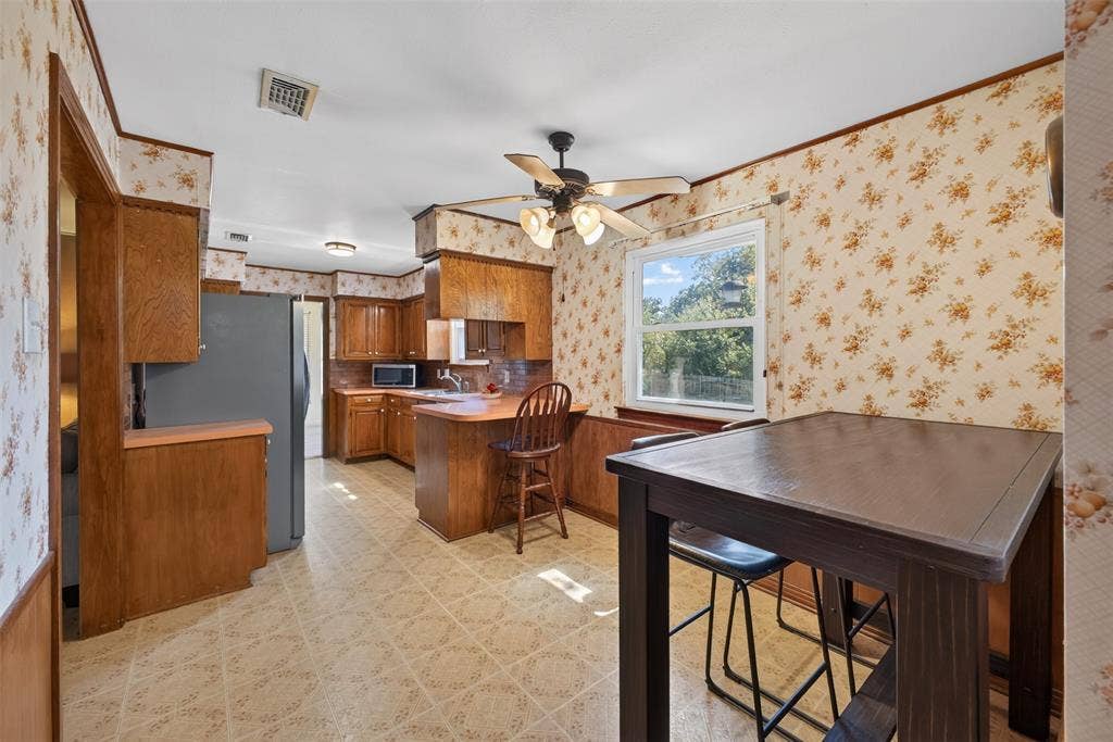 6109 Price Drive, North Richland Hills, TX 76180 6109 Price Drive, North Richland Hills, TX 76180