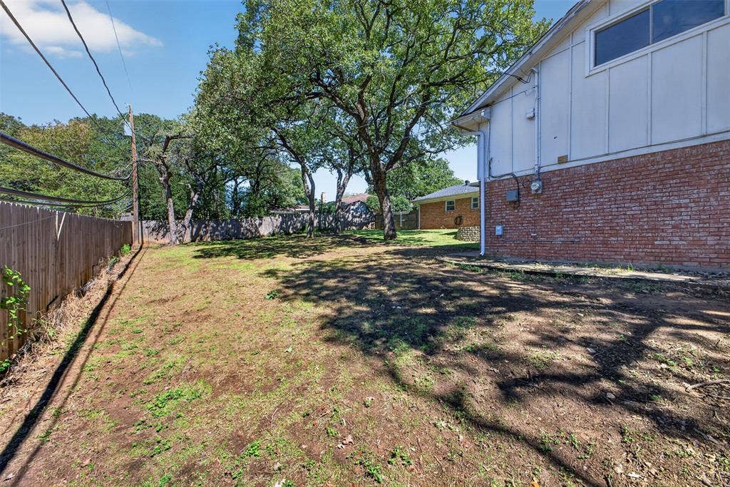 6109 Price Drive, North Richland Hills, TX 76180 6109 Price Drive, North Richland Hills, TX 76180