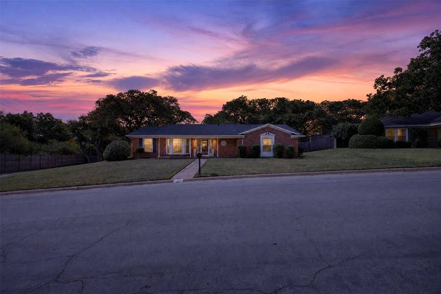 Property photo for 6109 Price Drive, North Richland Hills, TX
