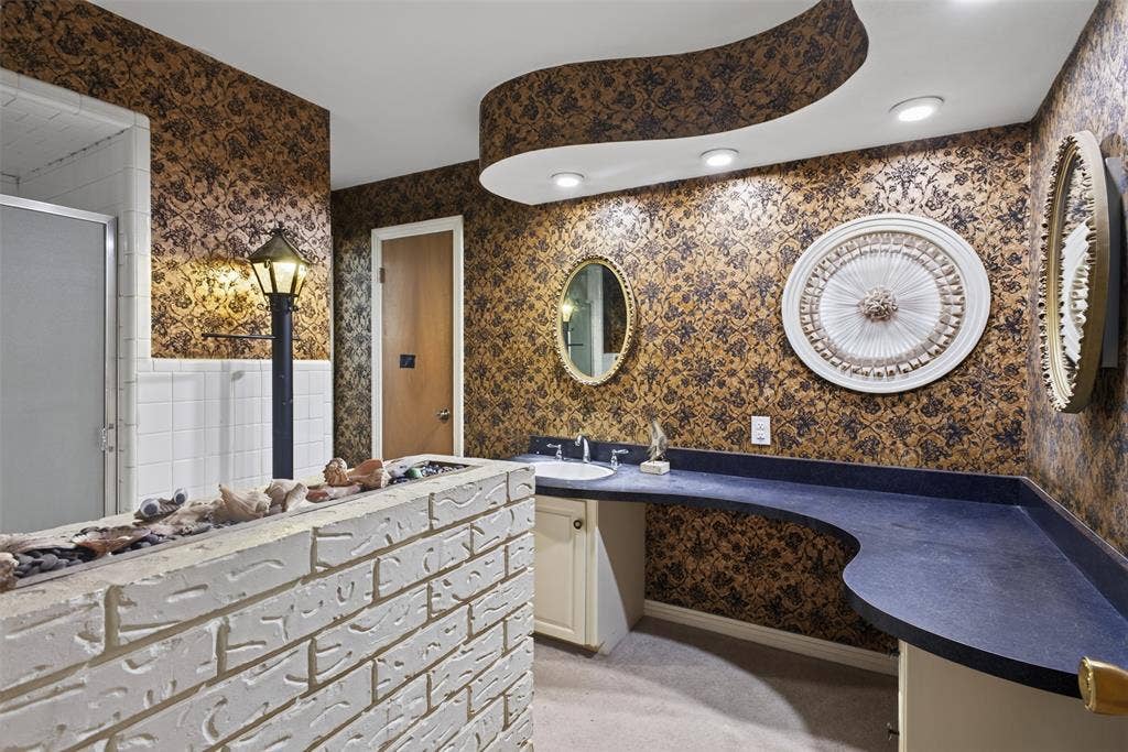 6109 Price Drive, North Richland Hills, TX 76180 6109 Price Drive, North Richland Hills, TX 76180