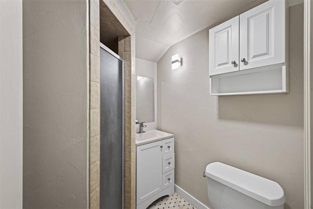 6109 Price Drive, North Richland Hills, TX 76180 6109 Price Drive, North Richland Hills, TX 76180