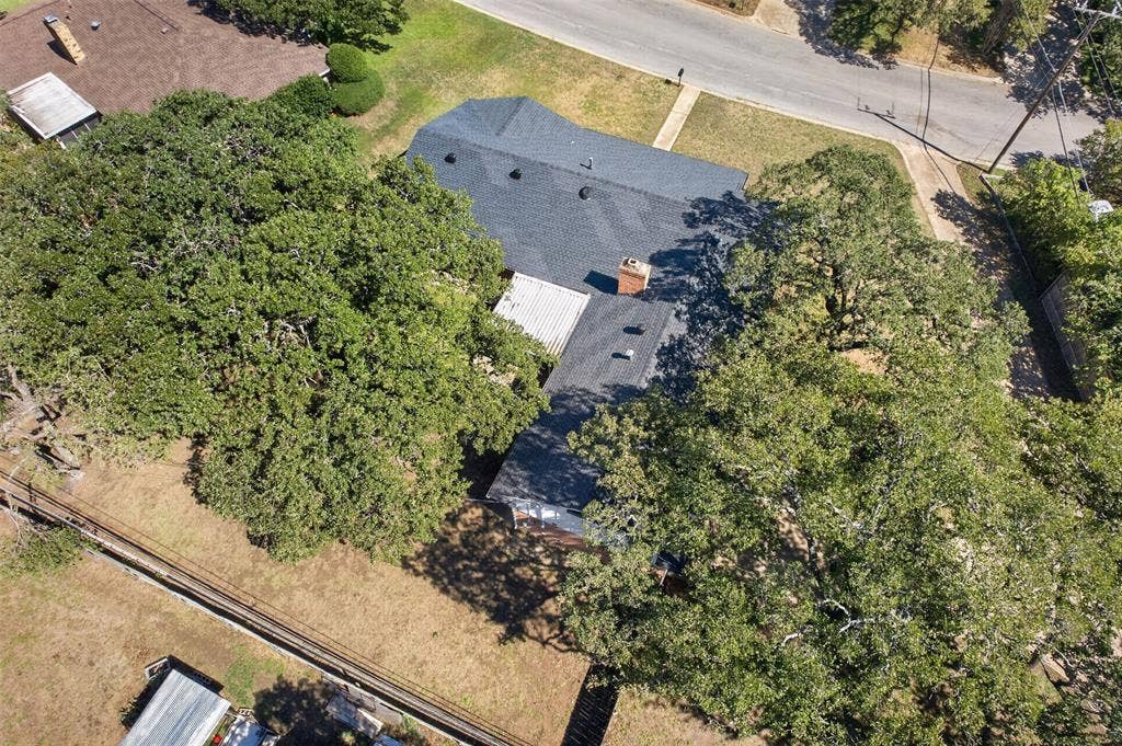 6109 Price Drive, North Richland Hills, TX 76180 6109 Price Drive, North Richland Hills, TX 76180