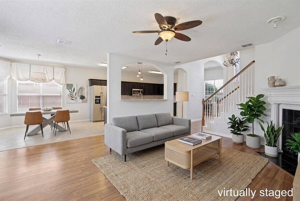 9610 Thorncliff Drive, Frisco, TX 75035 9610 Thorncliff Drive, Frisco, TX 75035