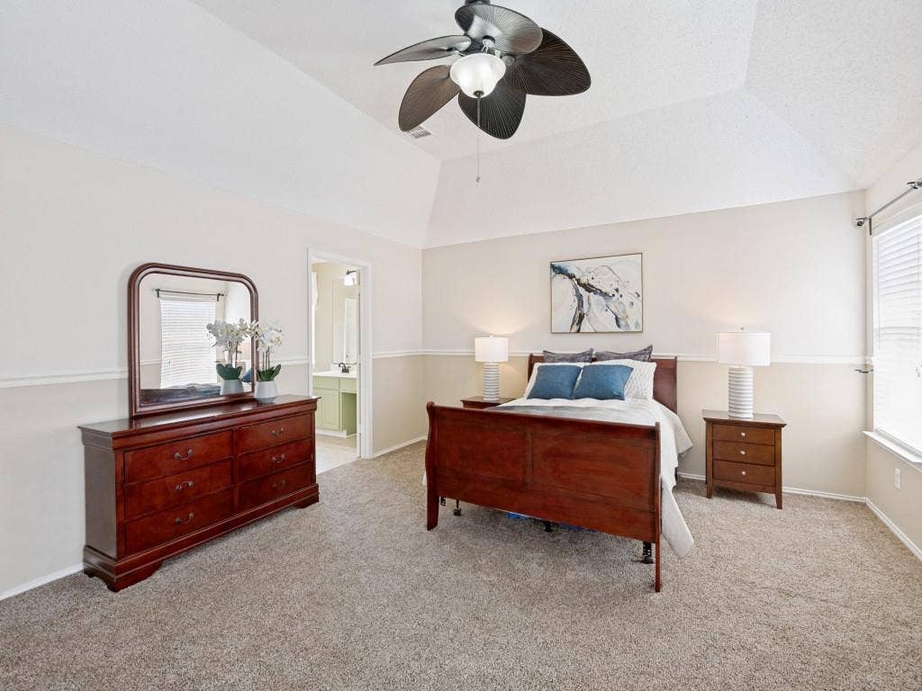 9610 Thorncliff Drive, Frisco, TX 75035 9610 Thorncliff Drive, Frisco, TX 75035