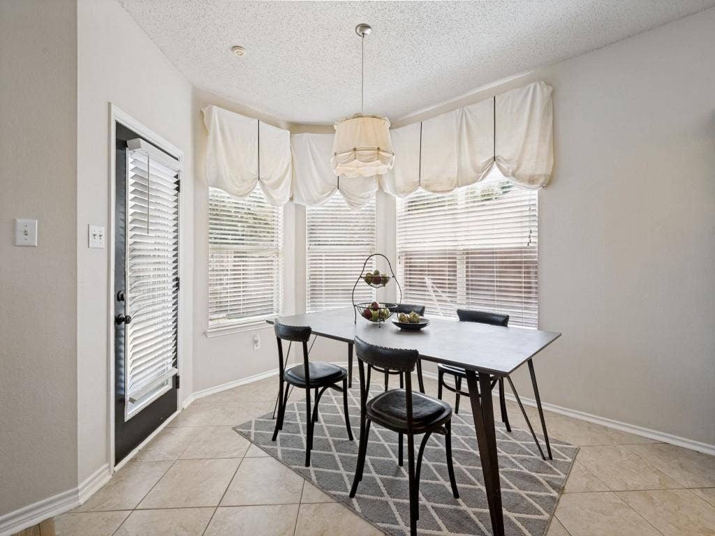 9610 Thorncliff Drive, Frisco, TX 75035 9610 Thorncliff Drive, Frisco, TX 75035