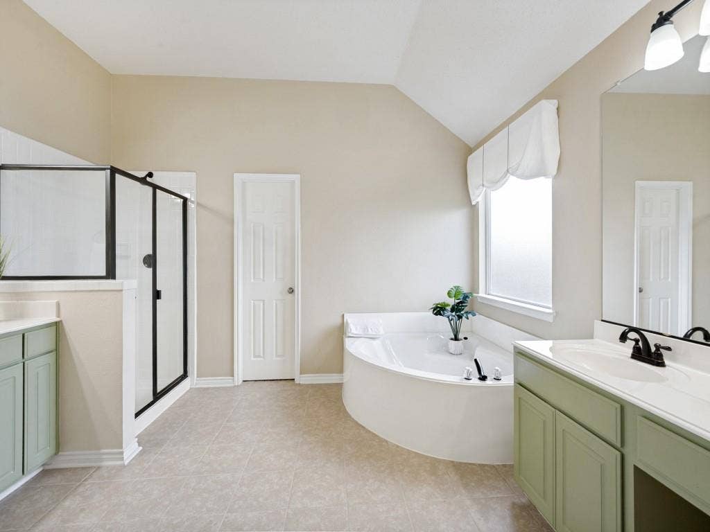 9610 Thorncliff Drive, Frisco, TX 75035 9610 Thorncliff Drive, Frisco, TX 75035