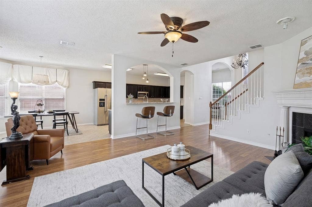 9610 Thorncliff Drive, Frisco, TX 75035 9610 Thorncliff Drive, Frisco, TX 75035