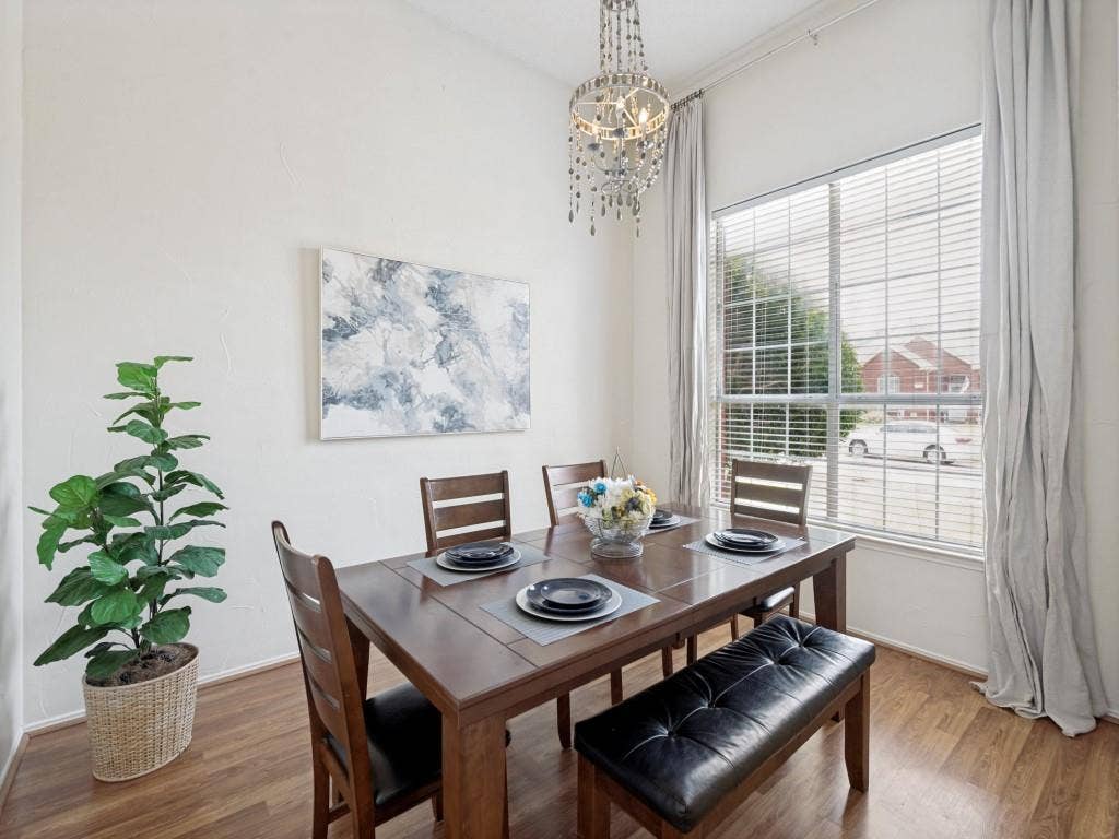 9610 Thorncliff Drive, Frisco, TX 75035 9610 Thorncliff Drive, Frisco, TX 75035