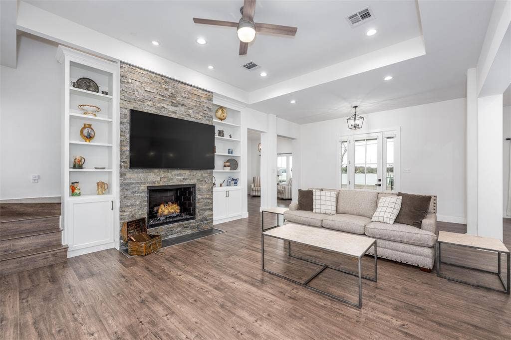 653 Enchanted Isles Drive, Mabank, TX 75156 653 Enchanted Isles Drive, Mabank, TX 75156