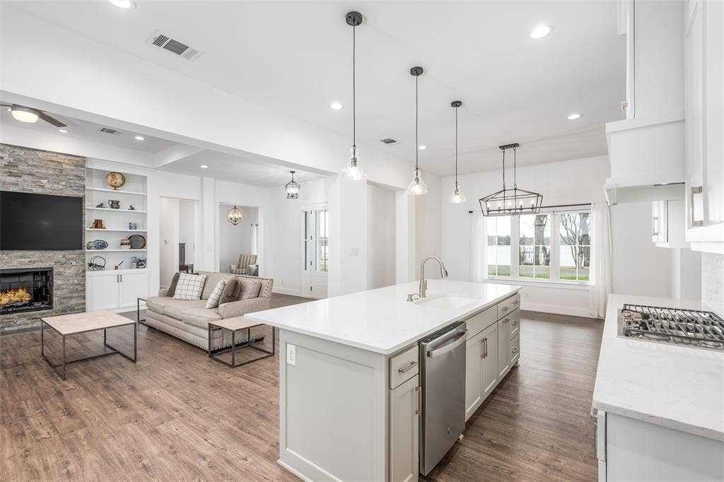 653 Enchanted Isles Drive, Mabank, TX 75156 653 Enchanted Isles Drive, Mabank, TX 75156