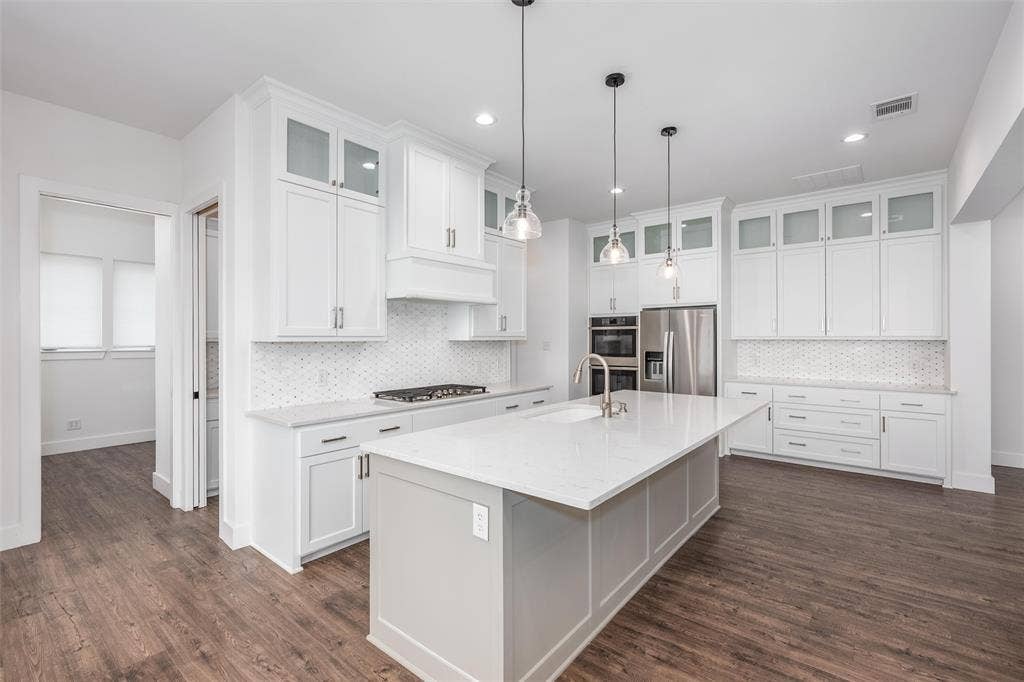 653 Enchanted Isles Drive, Mabank, TX 75156 653 Enchanted Isles Drive, Mabank, TX 75156