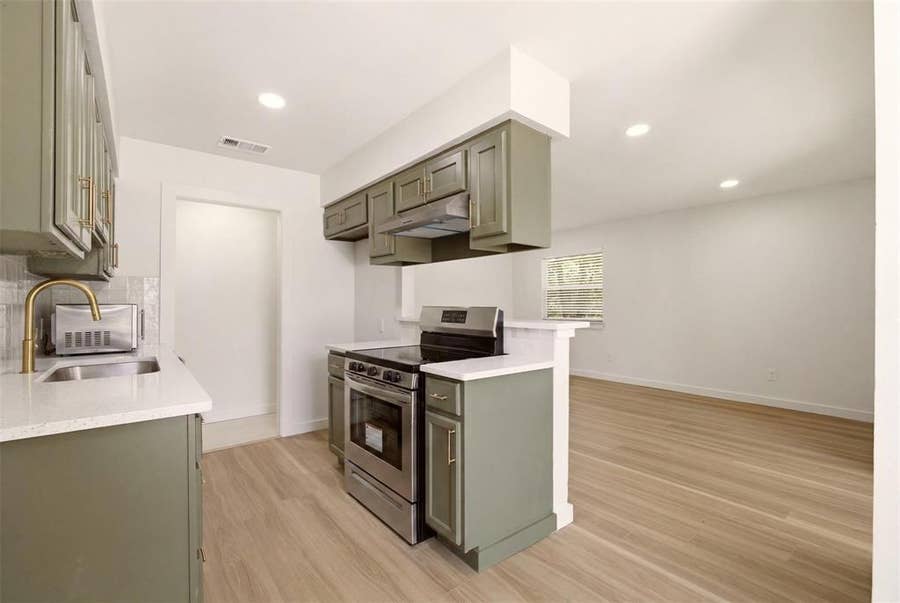 Property photo for 908 Isbell Road, #B, Fort Worth, TX