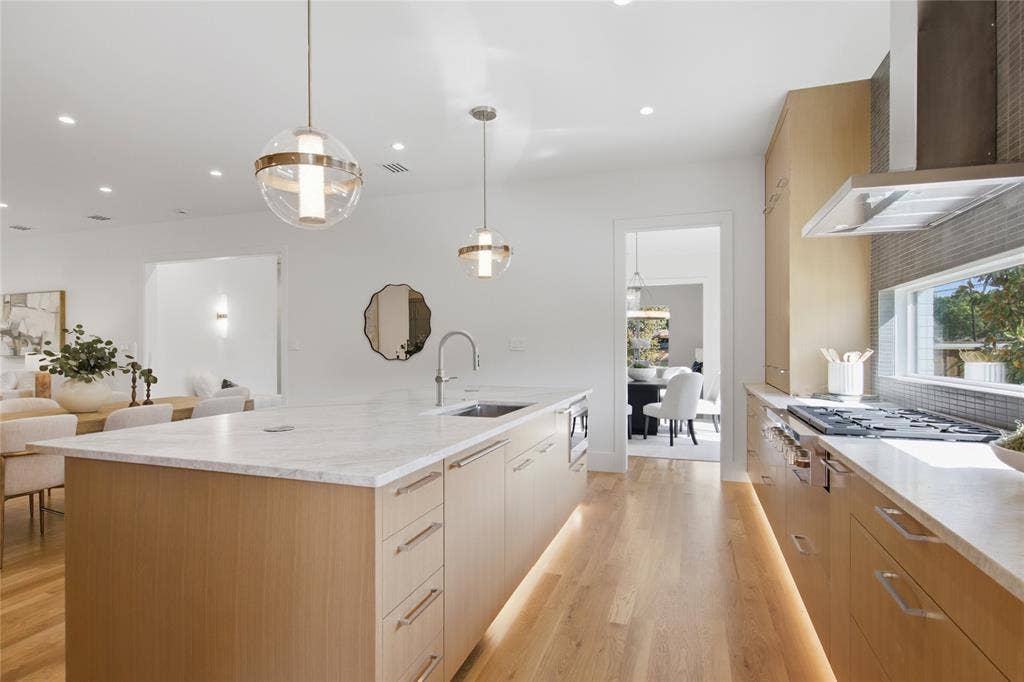 6834 Deloache Avenue, Dallas, TX 75225 6834 Deloache Avenue, Dallas, TX 75225