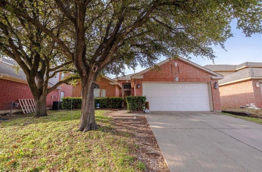 Property photo for 817 Stafford Station Drive, Saginaw, TX