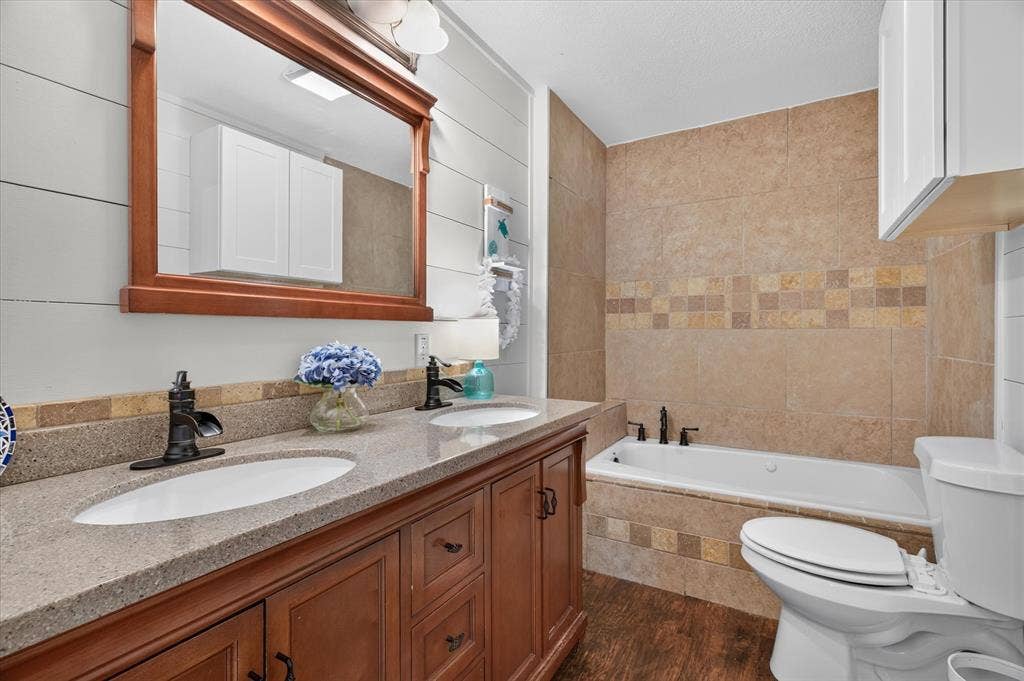 1412 Sloan Street, Weatherford, TX 76086 1412 Sloan Street, Weatherford, TX 76086