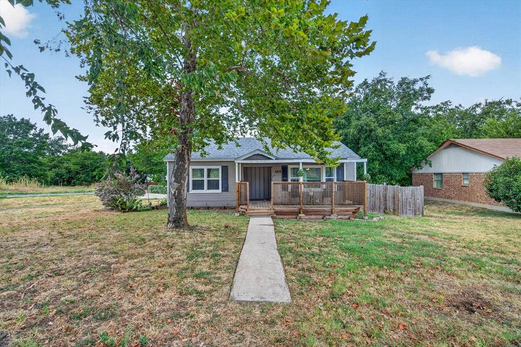 1412 Sloan Street, Weatherford, TX 76086 1412 Sloan Street, Weatherford, TX 76086