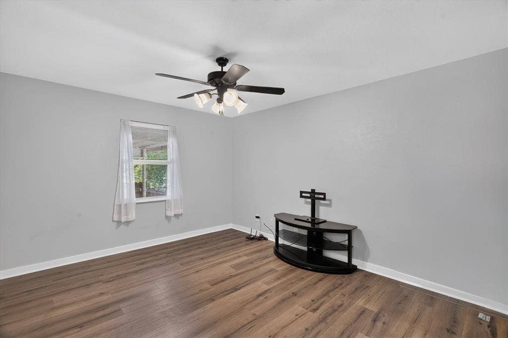 1412 Sloan Street, Weatherford, TX 76086 1412 Sloan Street, Weatherford, TX 76086