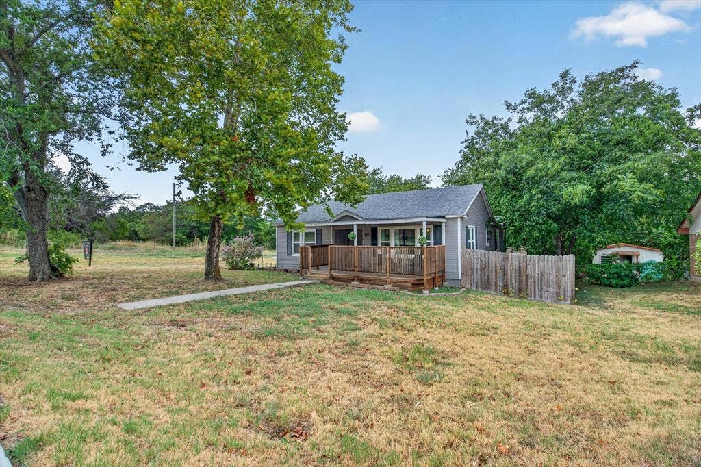 1412 Sloan Street, Weatherford, TX 76086 1412 Sloan Street, Weatherford, TX 76086