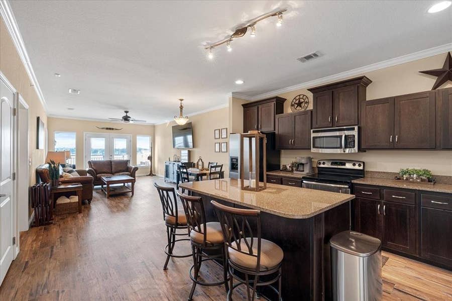 Property photo for 9900 Northshore Boulevard, #3406, Corsicana, TX