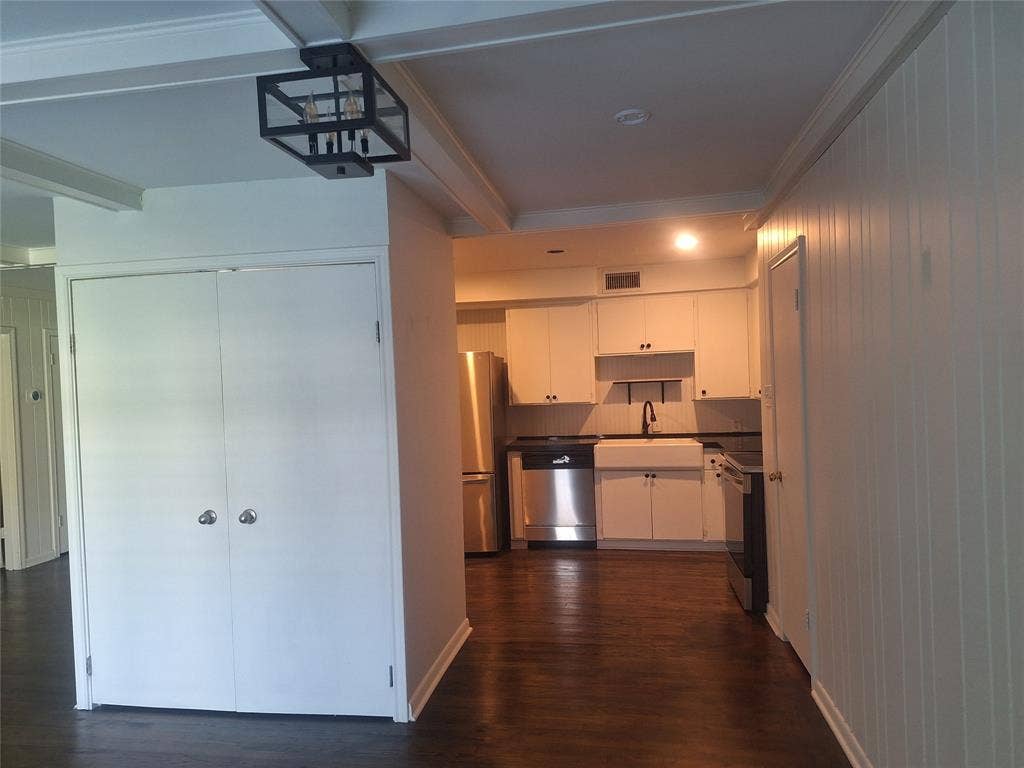6131 Bandera Avenue, #B, Dallas, TX 75225