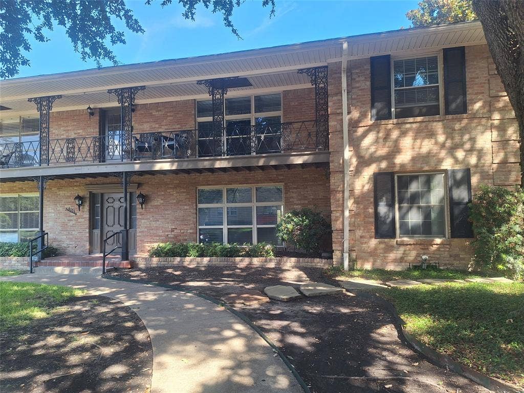 6131 Bandera Avenue, #B, Dallas, TX 75225