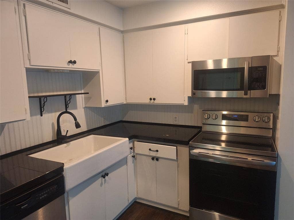 6131 Bandera Avenue, #B, Dallas, TX 75225