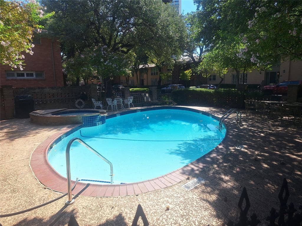 6131 Bandera Avenue, #B, Dallas, TX 75225