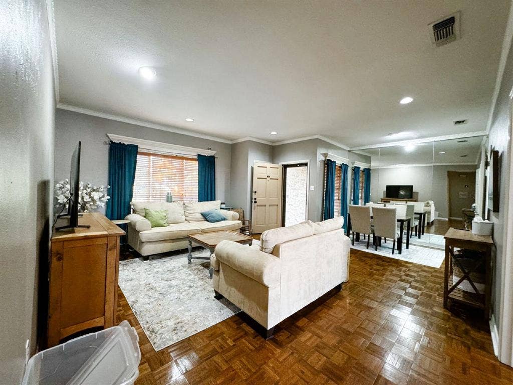 4415 Bellaire Drive S, #201S, Fort Worth, TX 76109 4415 Bellaire Drive S, #201S, Fort Worth, TX 76109