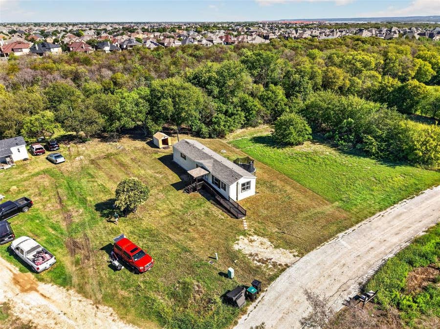 Property photo for 24 Spring Creek Circle, Grand Prairie, TX