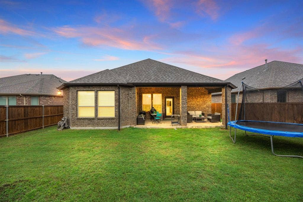 908 Spring Falls Drive, McKinney, TX 75071 908 Spring Falls Drive, McKinney, TX 75071
