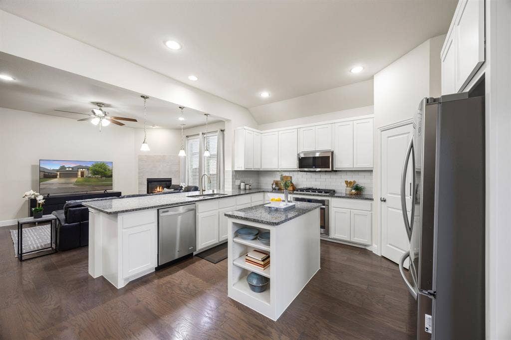 908 Spring Falls Drive, McKinney, TX 75071 908 Spring Falls Drive, McKinney, TX 75071