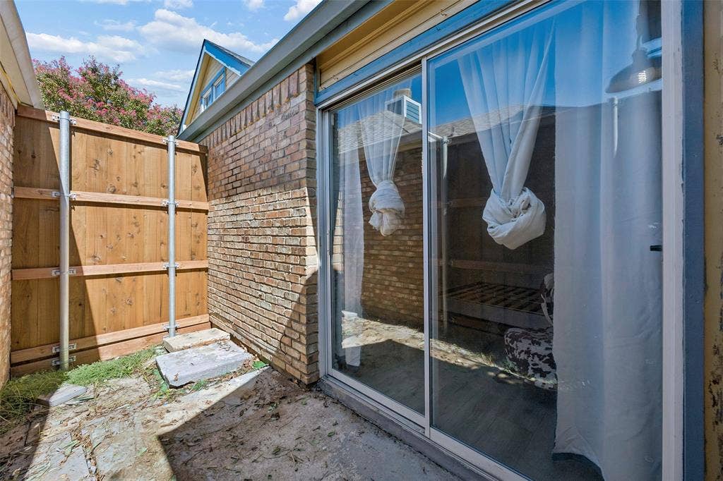 10919 Gable Circle, Dallas, TX 75229 10919 Gable Circle, Dallas, TX 75229