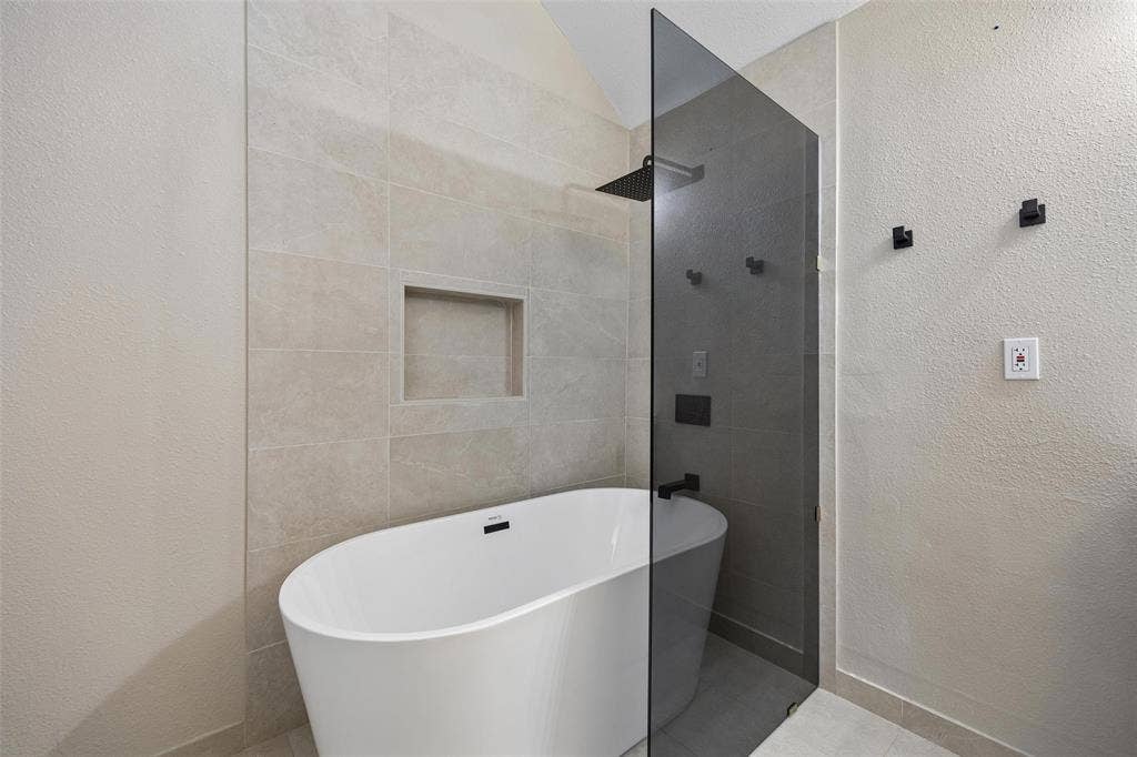 10919 Gable Circle, Dallas, TX 75229 10919 Gable Circle, Dallas, TX 75229