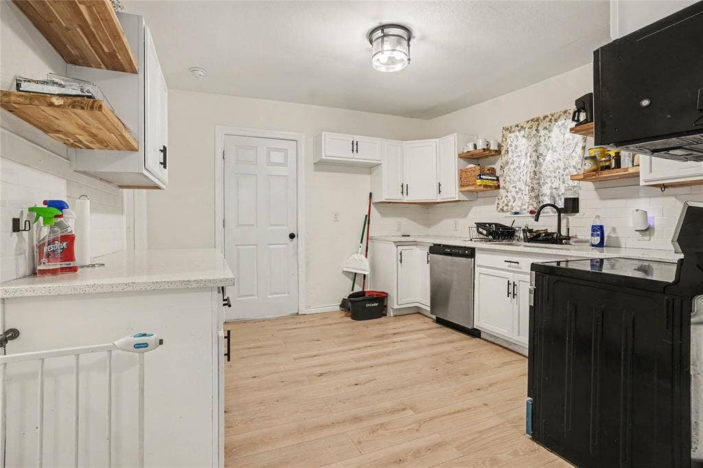 311 Wyatt Street, Waxahachie, TX 75165 311 Wyatt Street, Waxahachie, TX 75165