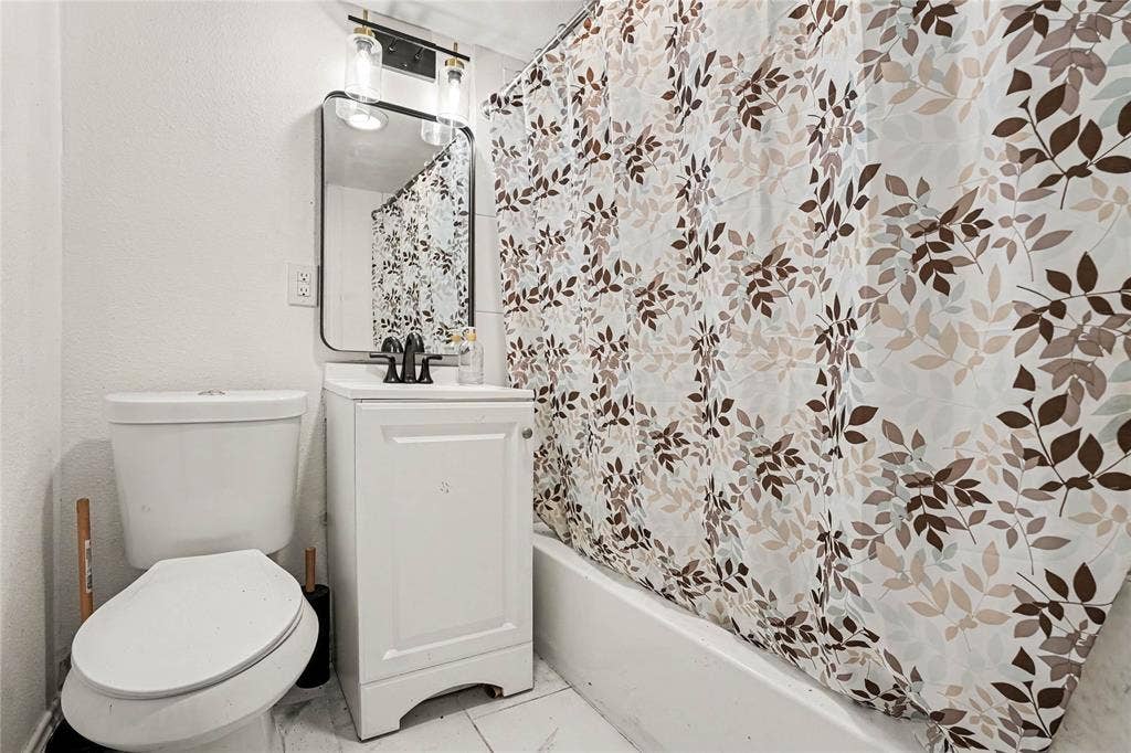 311 Wyatt Street, Waxahachie, TX 75165 311 Wyatt Street, Waxahachie, TX 75165