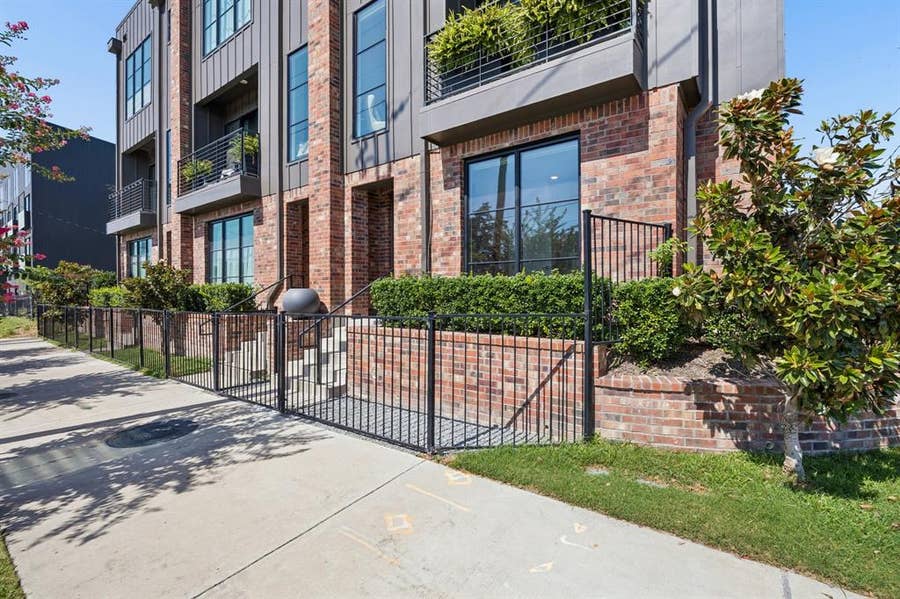 Property photo for 737 N Zang Boulevard, #103, Dallas, TX